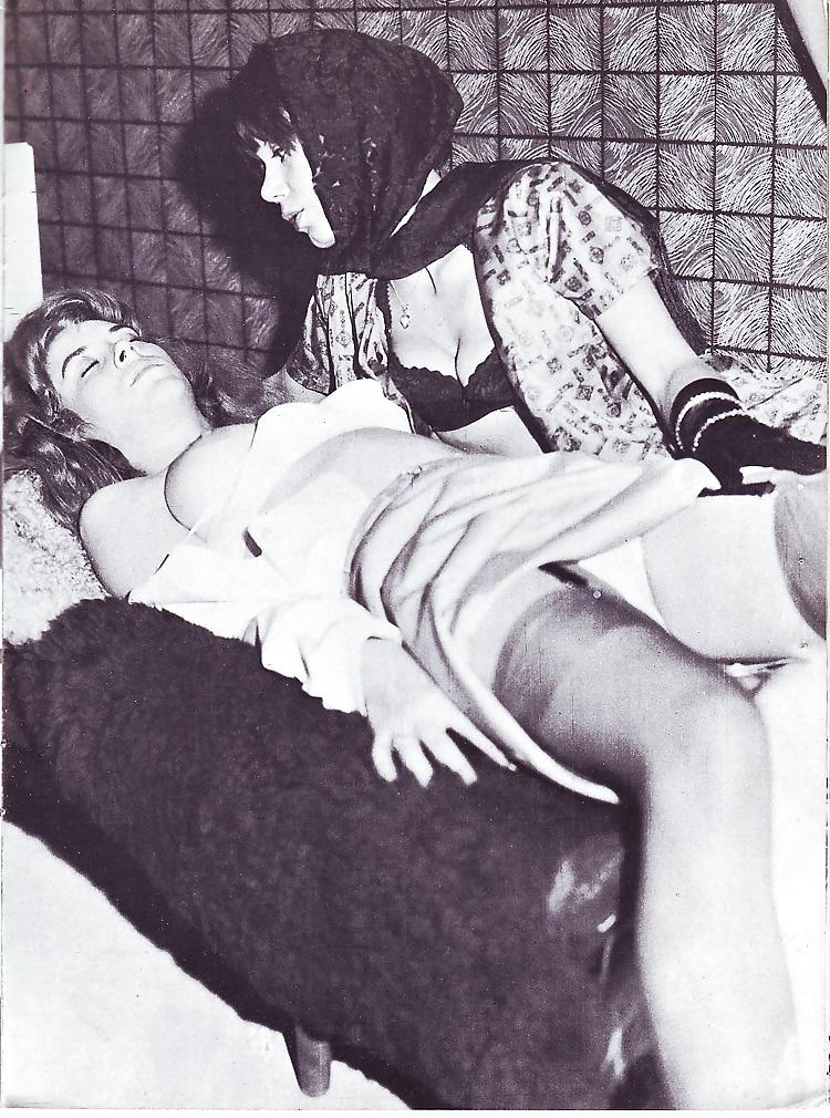 25P Vintage Magazines Petting Girls No 03