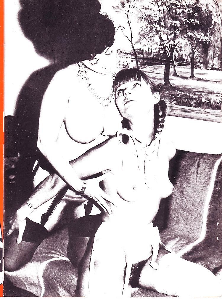 25P Vintage Magazines Petting Girls No 05