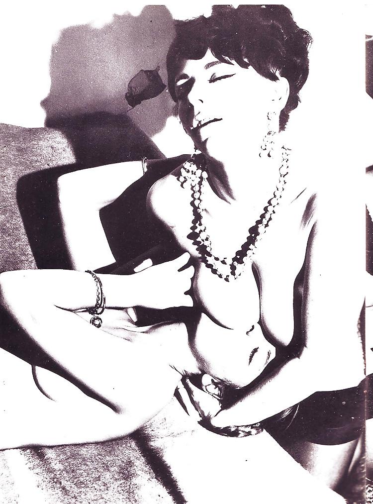 25P Vintage Magazines Petting Girls No 05