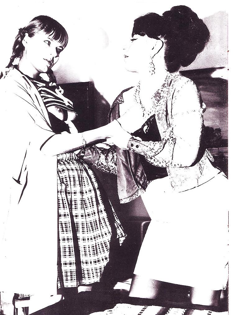 25P Vintage Magazines Petting Girls No 05