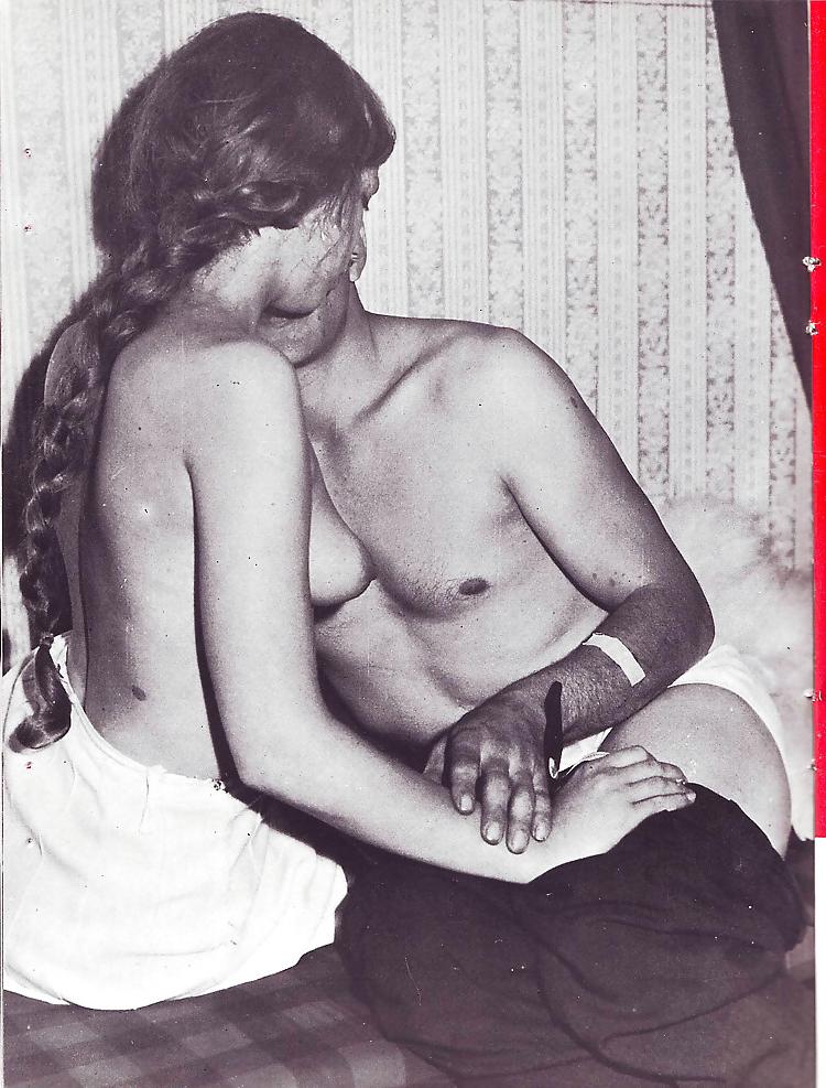 25P Vintage Magazines Petting No 04