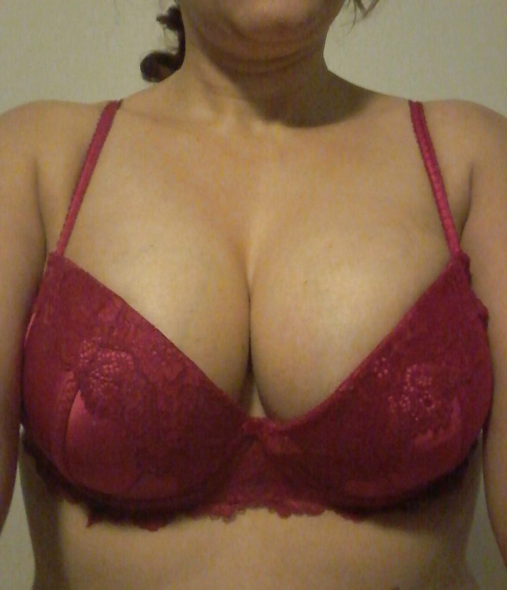 25P BIG HANGING TITS NIPPLES SAGGY