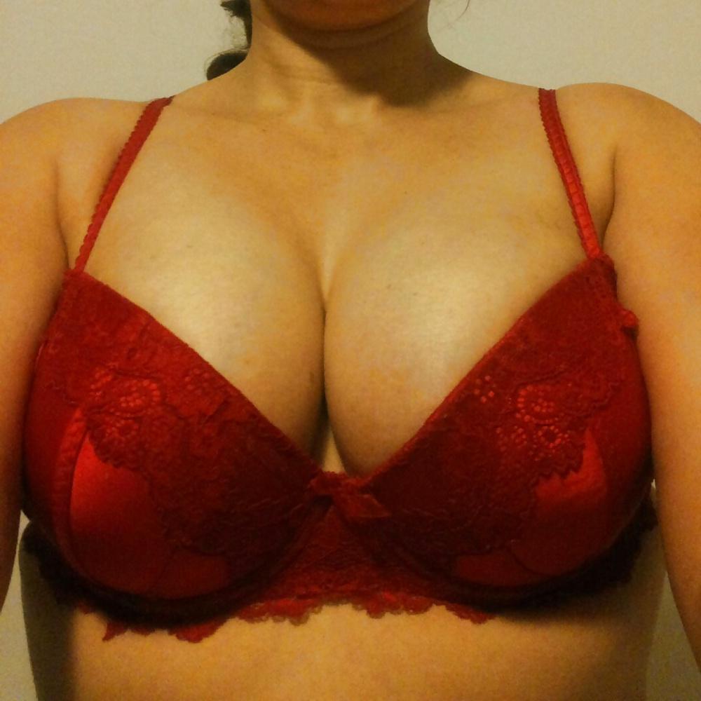 25P BIG HANGING TITS NIPPLES SAGGY