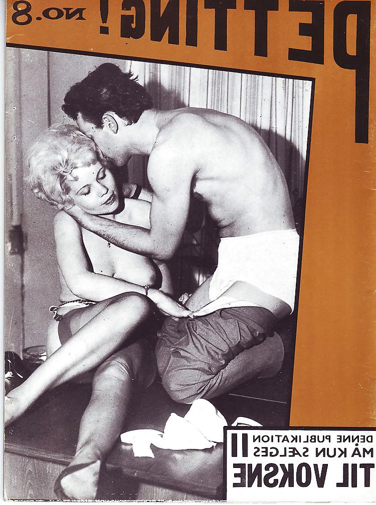 25P Vintage Magazines Petting No 08