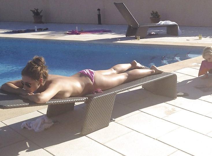 15P Lucy Pinder Topless Sunbathing