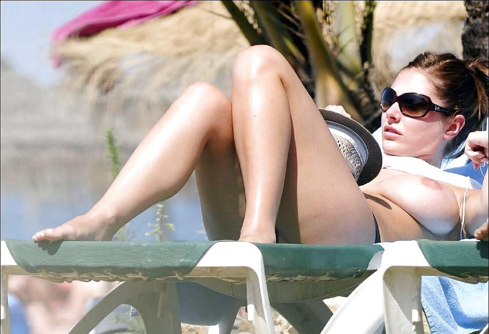 15P Lucy Pinder Topless Sunbathing