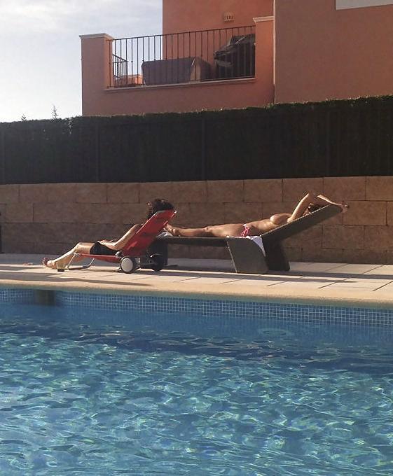 15P Lucy Pinder Topless Sunbathing