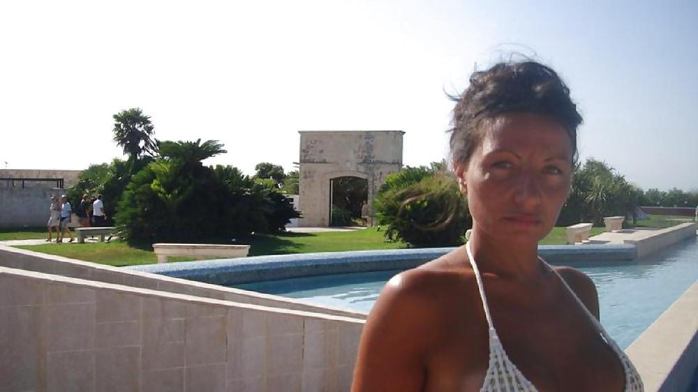 16P Italian women: gina
