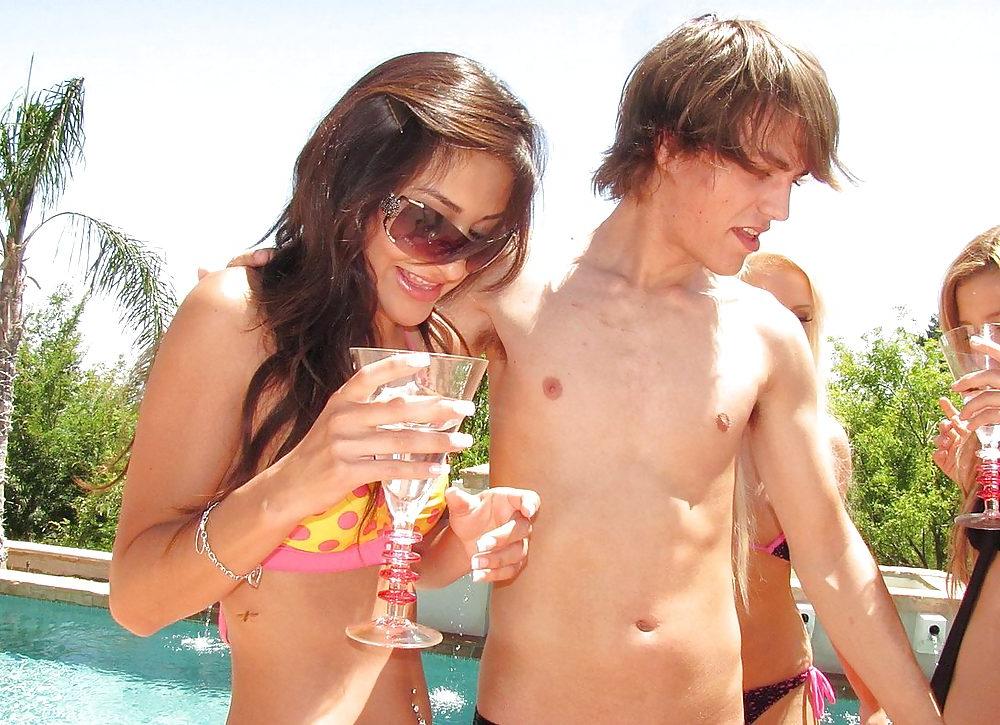 25P Pool Party