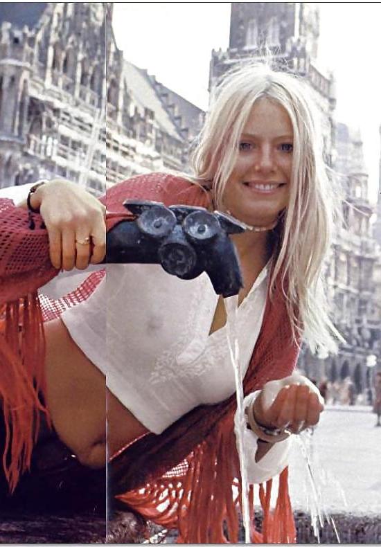 25P Vintage Munich Girls