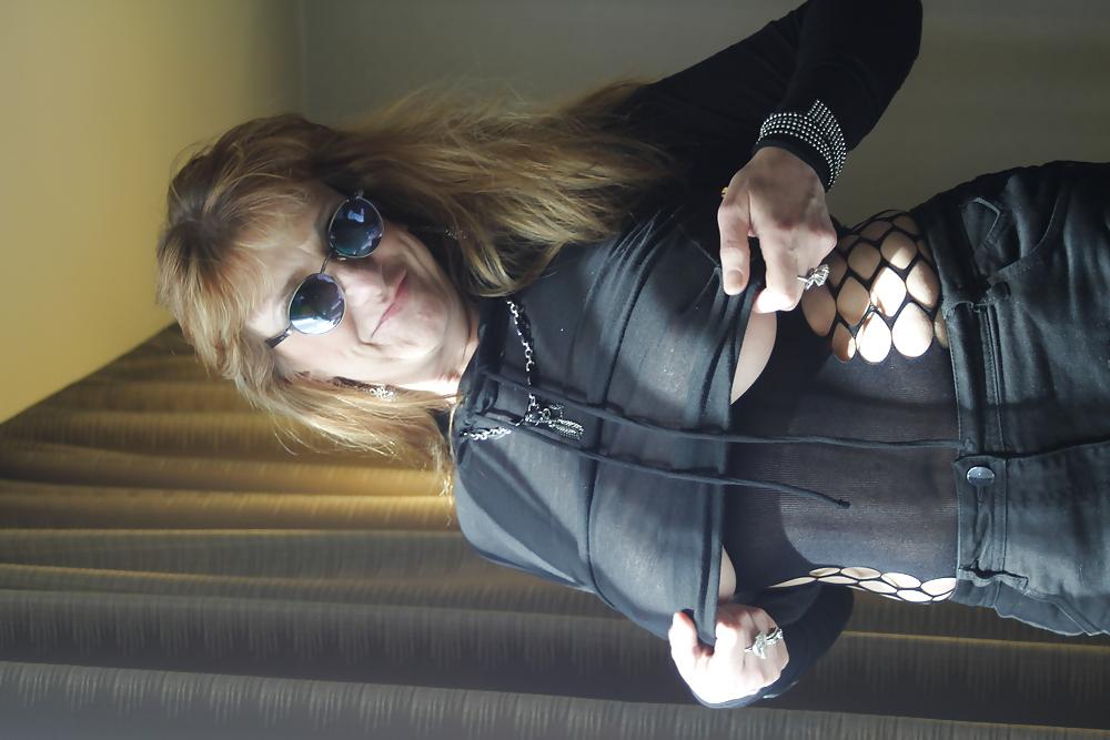 4P Black top, sunglasses and a super pair...