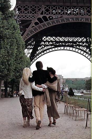 25P Vintage Magazines Amour