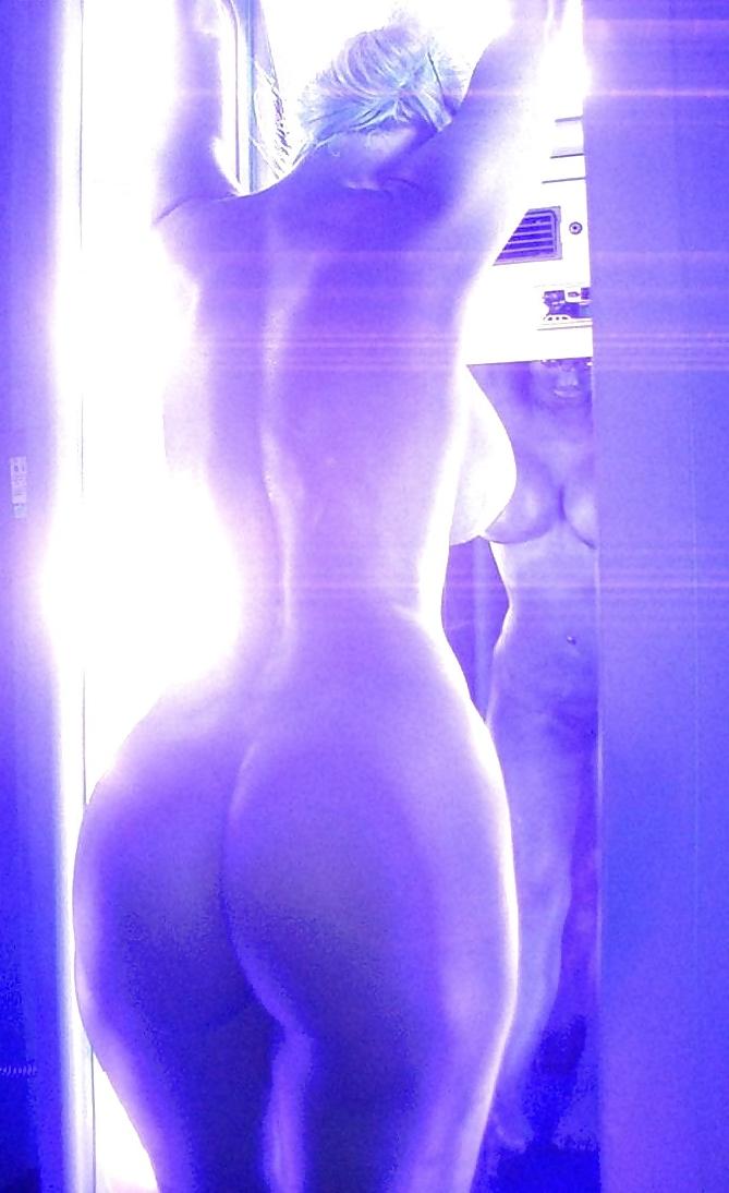 25P Coco Nicole Austin Nude