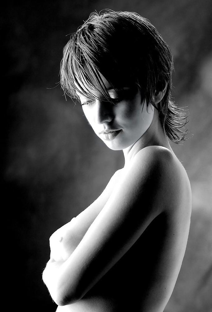 25P Cute Brunette Hilary posing