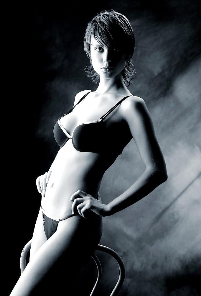 25P Cute Brunette Hilary posing