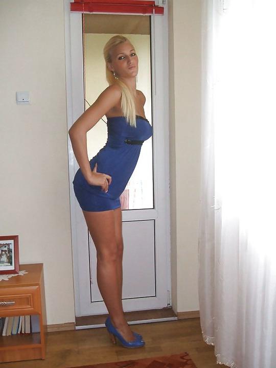 12P Italian women: Gina