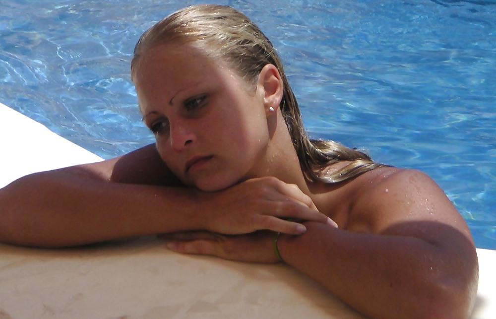 24P Ich im pool (sel86)