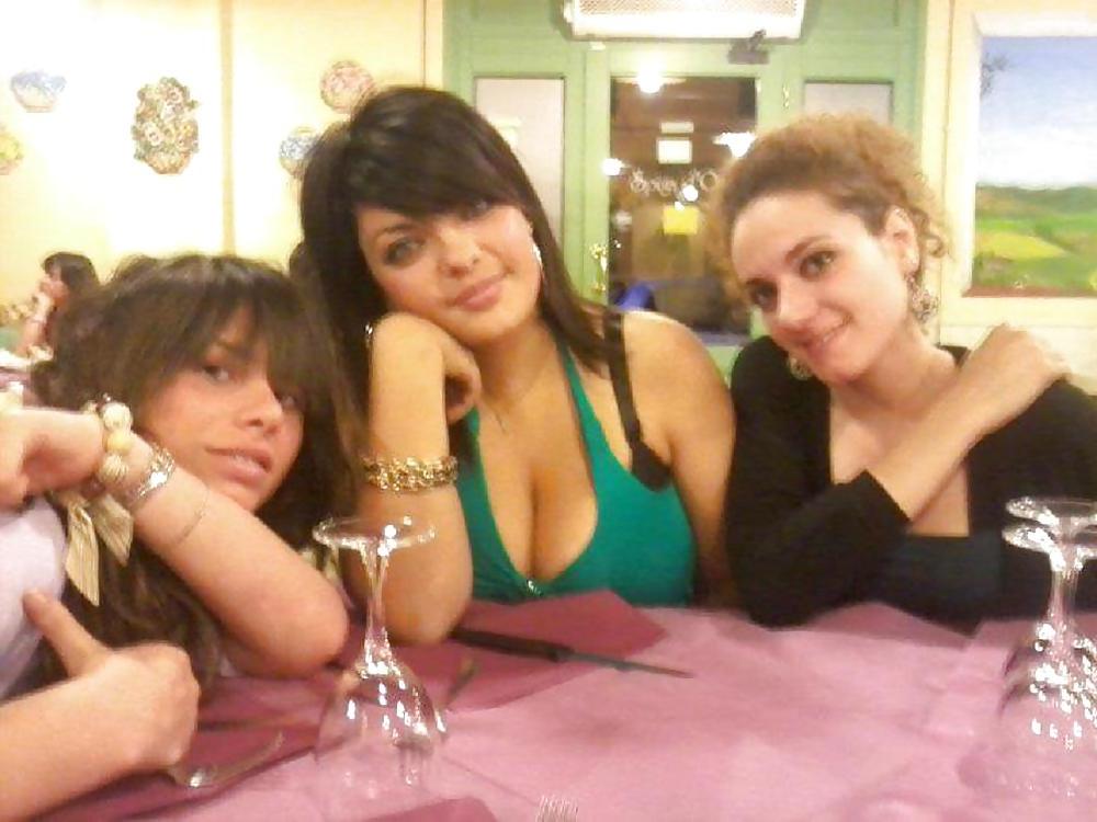 11P Italian girl: Anna