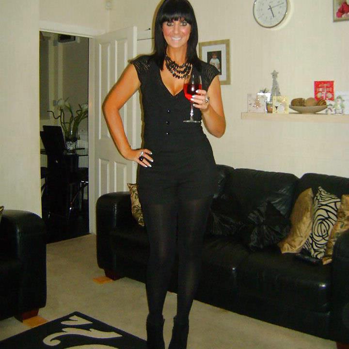 22P Sexy MILF Emma with great legs. How to fuck?