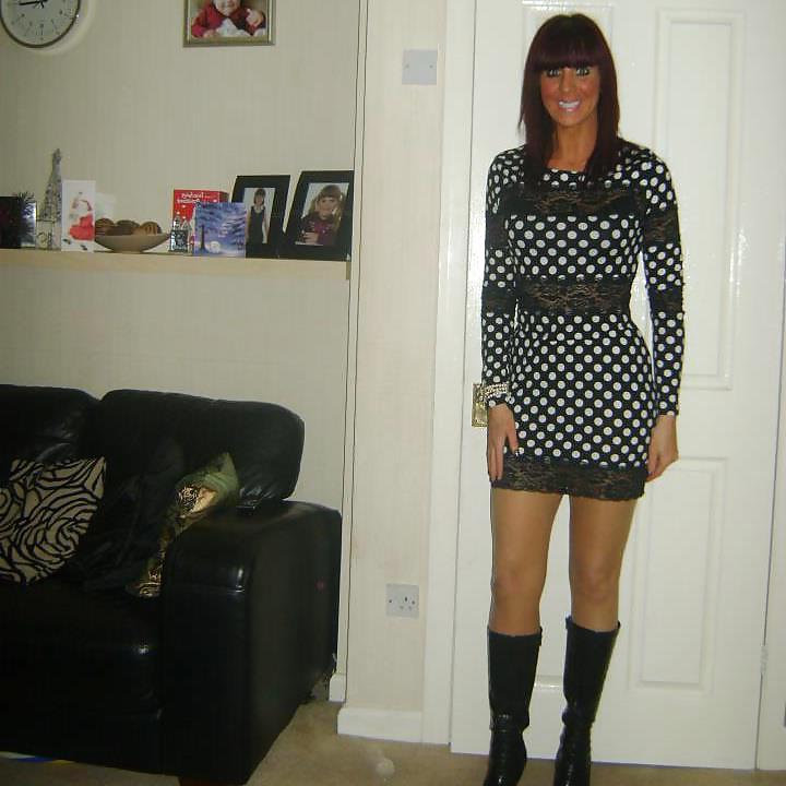 22P Sexy MILF Emma with great legs. How to fuck?