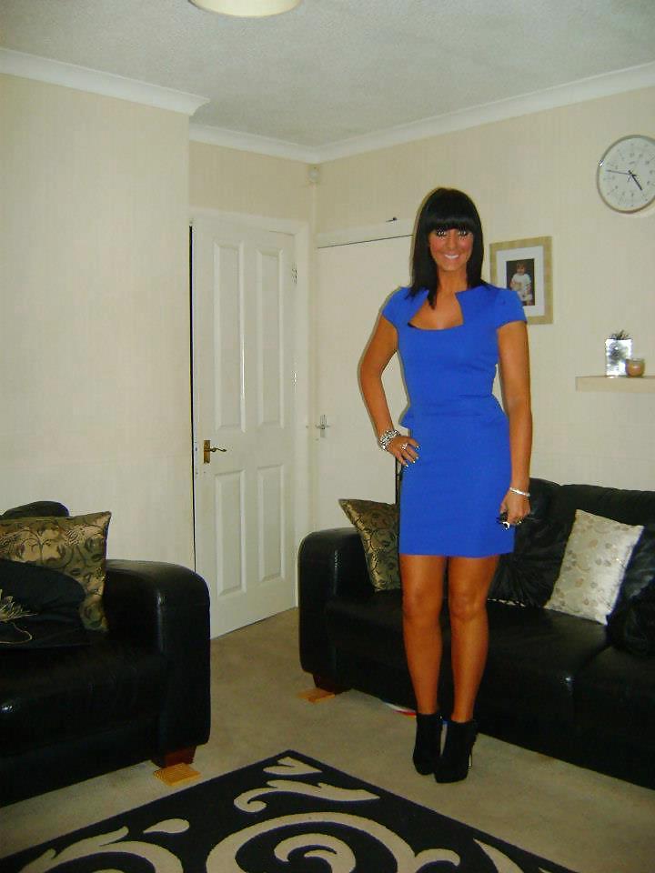 22P Sexy MILF Emma with great legs. How to fuck?