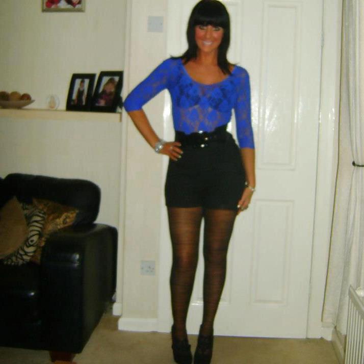22P Sexy MILF Emma with great legs. How to fuck?