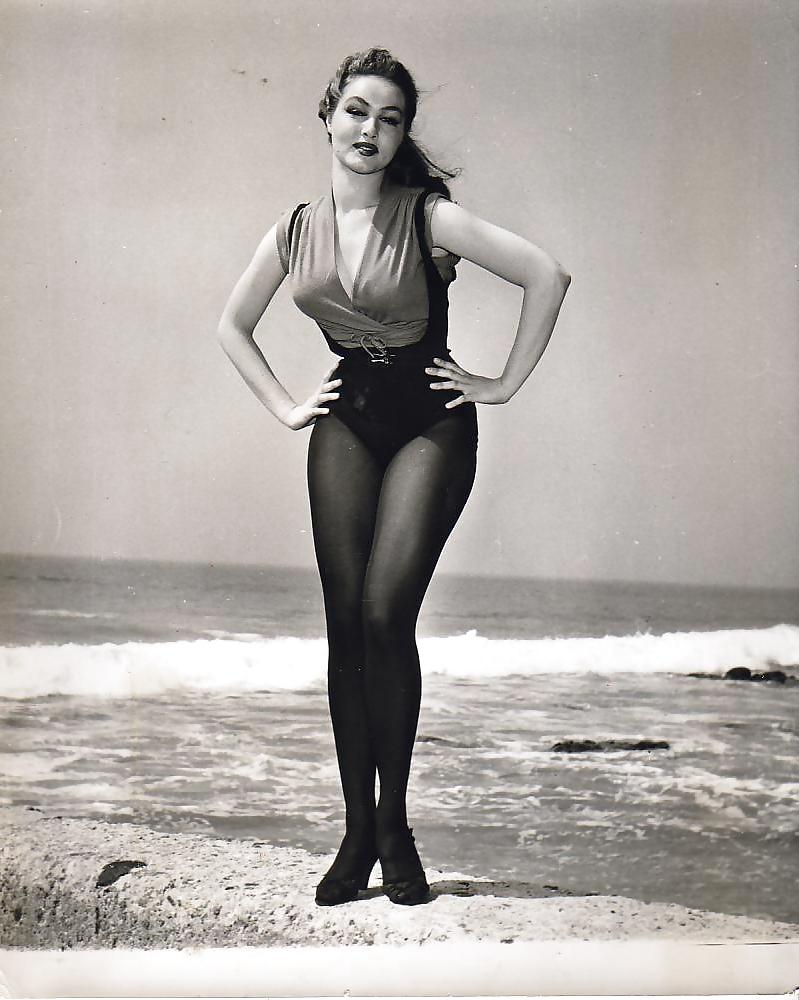 25P Julie Newmar III