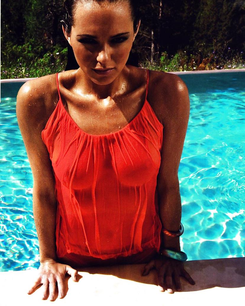 25P Beautiful Celebs Pokies 5 by TROC