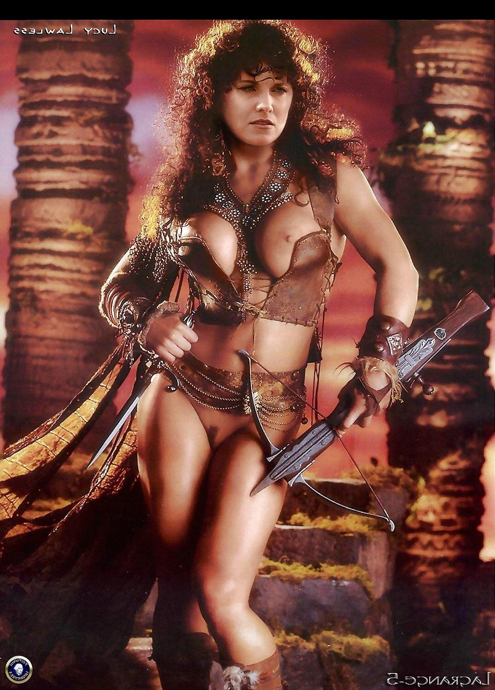 15P Lucy Lawless (Nude)
