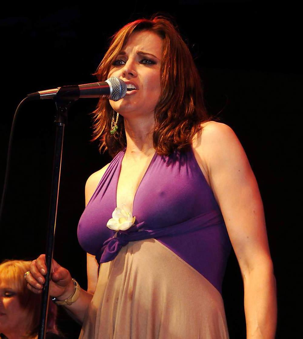 15P Lucy Lawless (Nude)