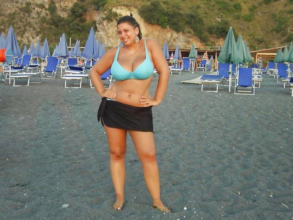 14P Busty Italian: Veronica
