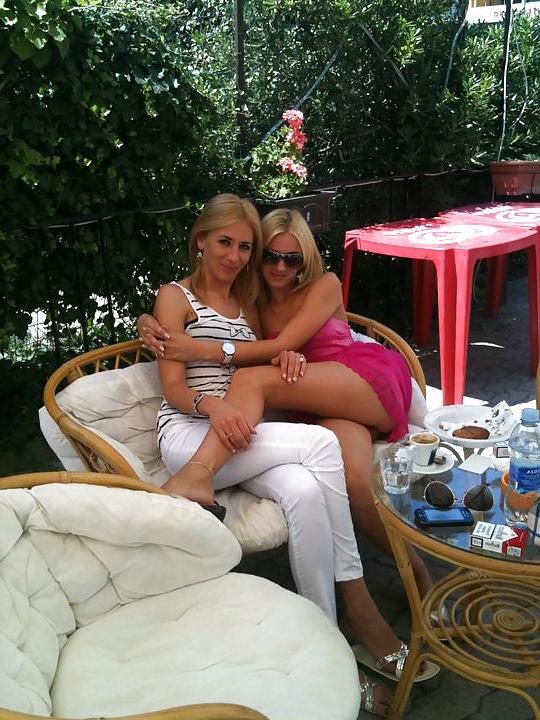 10P Italian women: Laura