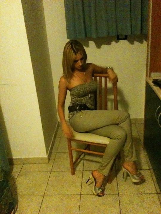 10P Italian women: Laura
