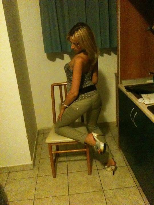 10P Italian women: Laura