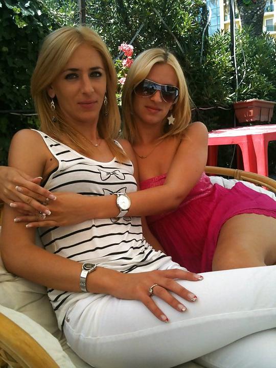 10P Italian women: Laura