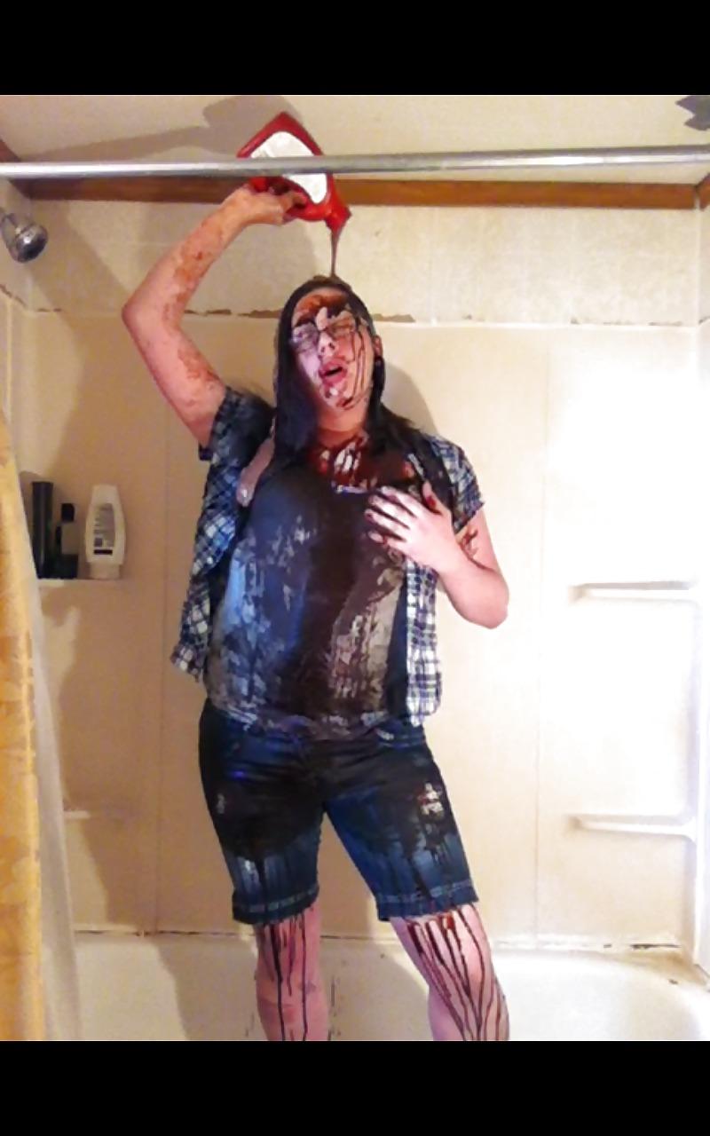 25P T-girl gets messy with chocolate and cake batter