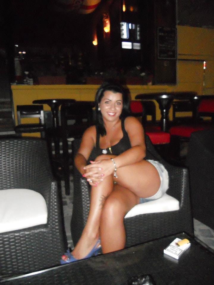 12P Italian girl: Giulia