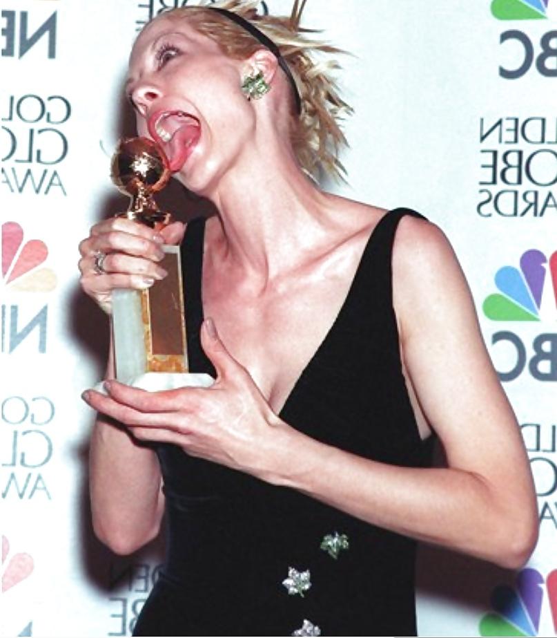 25P Jenna Elfman