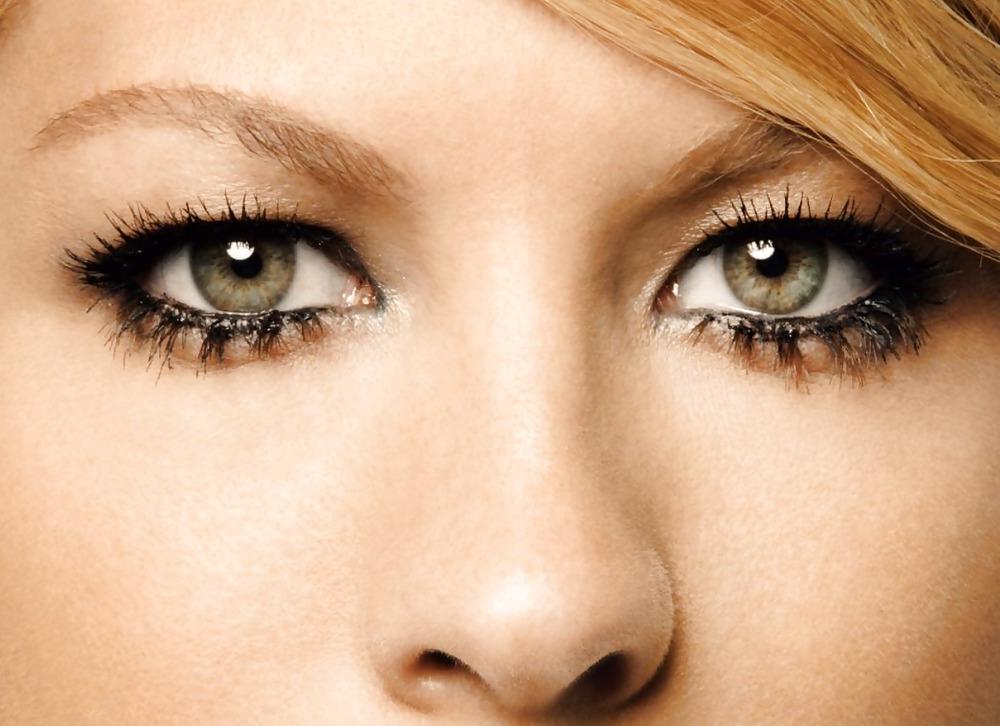 25P Jenna Elfman