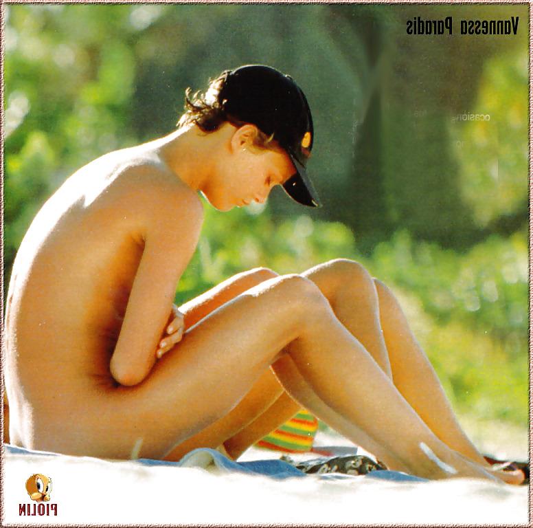 25P Vanessa Paradis (Nue)