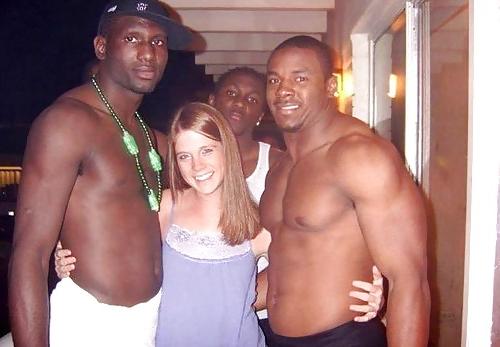25P White women sucking and servicing  BIG BLACK COCKS