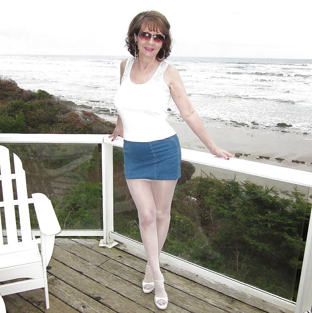 17P GILF - My Grandma is a Sexy Slut