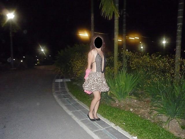25P Singaporean Exhibitionist Lady!