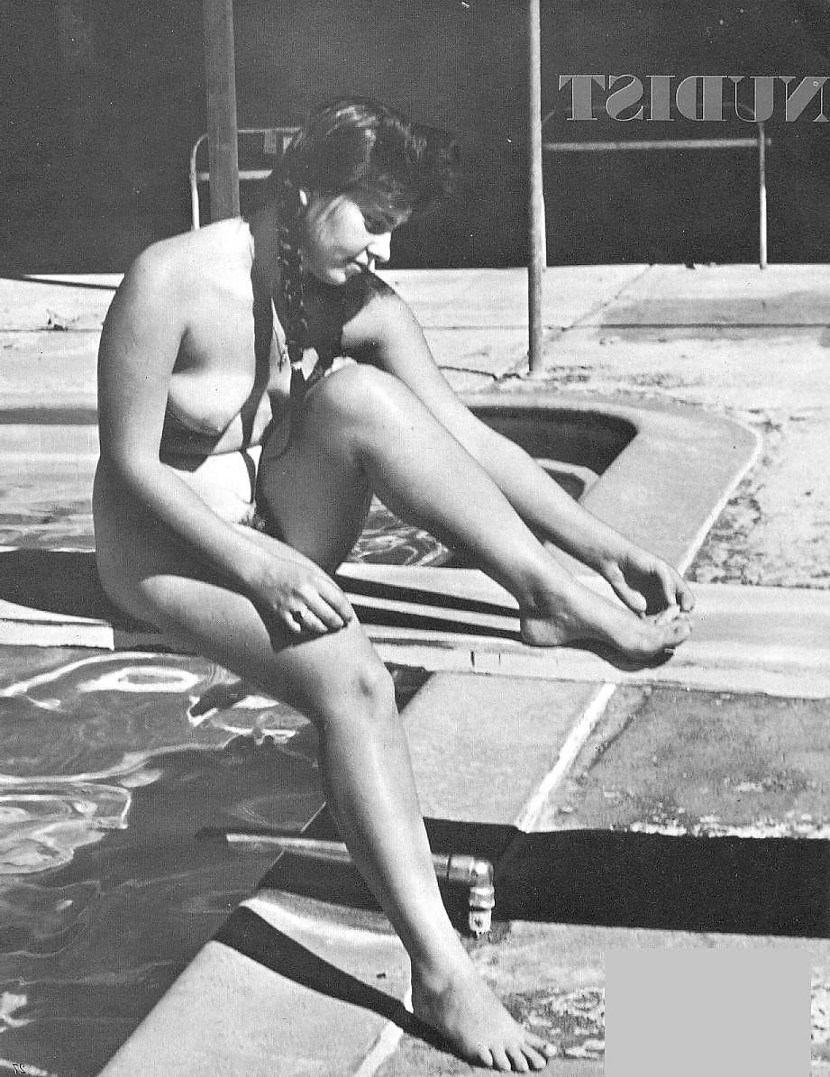 25P A Few Vintage Naturist Girls That Really Turn Me On