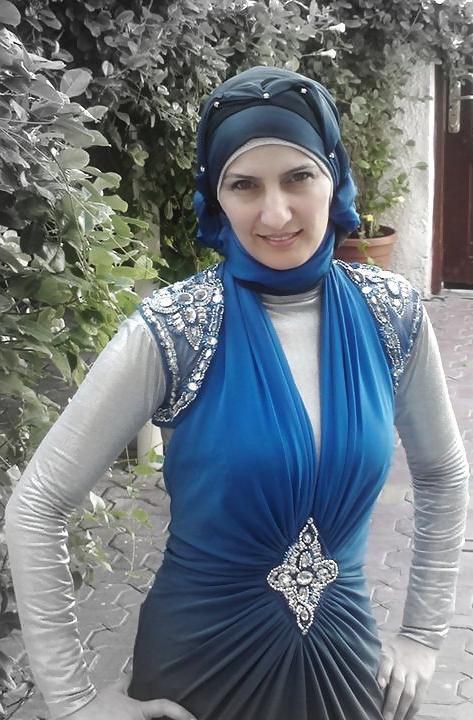 25P Muslim Girls ... Your Hijab Is So Tight!