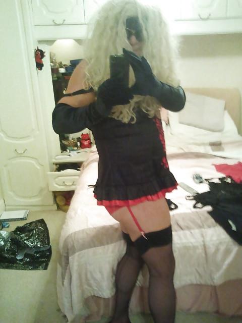 25P Cuckold to her