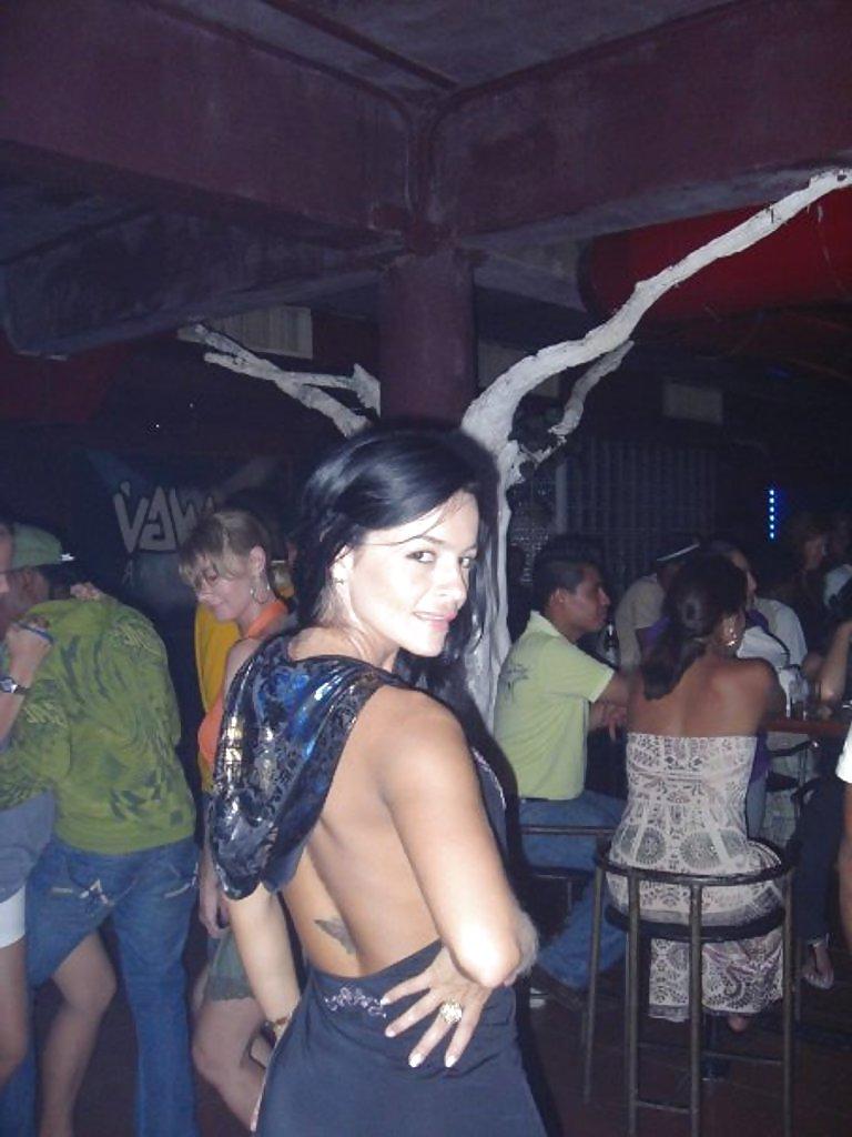 12P Latina dancer 3