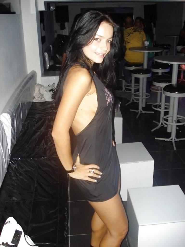 12P Latina dancer 3