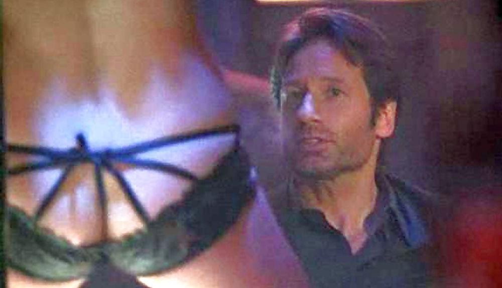 10P Celebrity Eva Amurri shows tits in Californication
