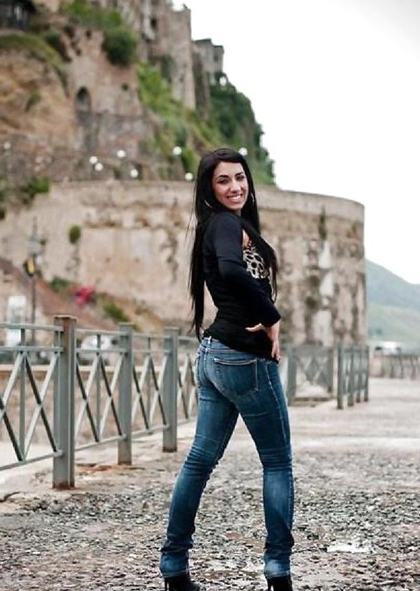7P Italian girl: ilenia